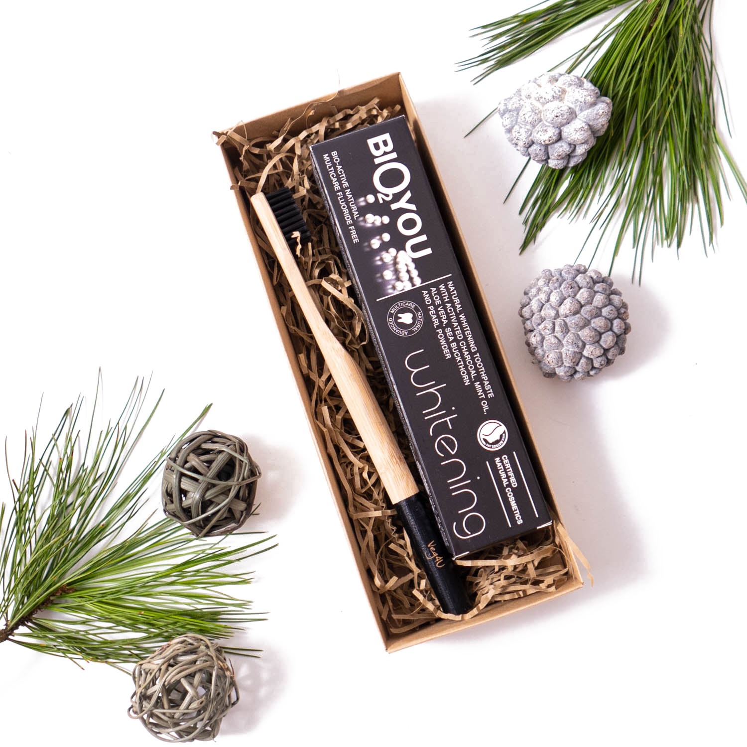 Danatų pastos ir dantų šepetėlio rinkinys Danatų pastos ir dantų šepetėlio rinkinys